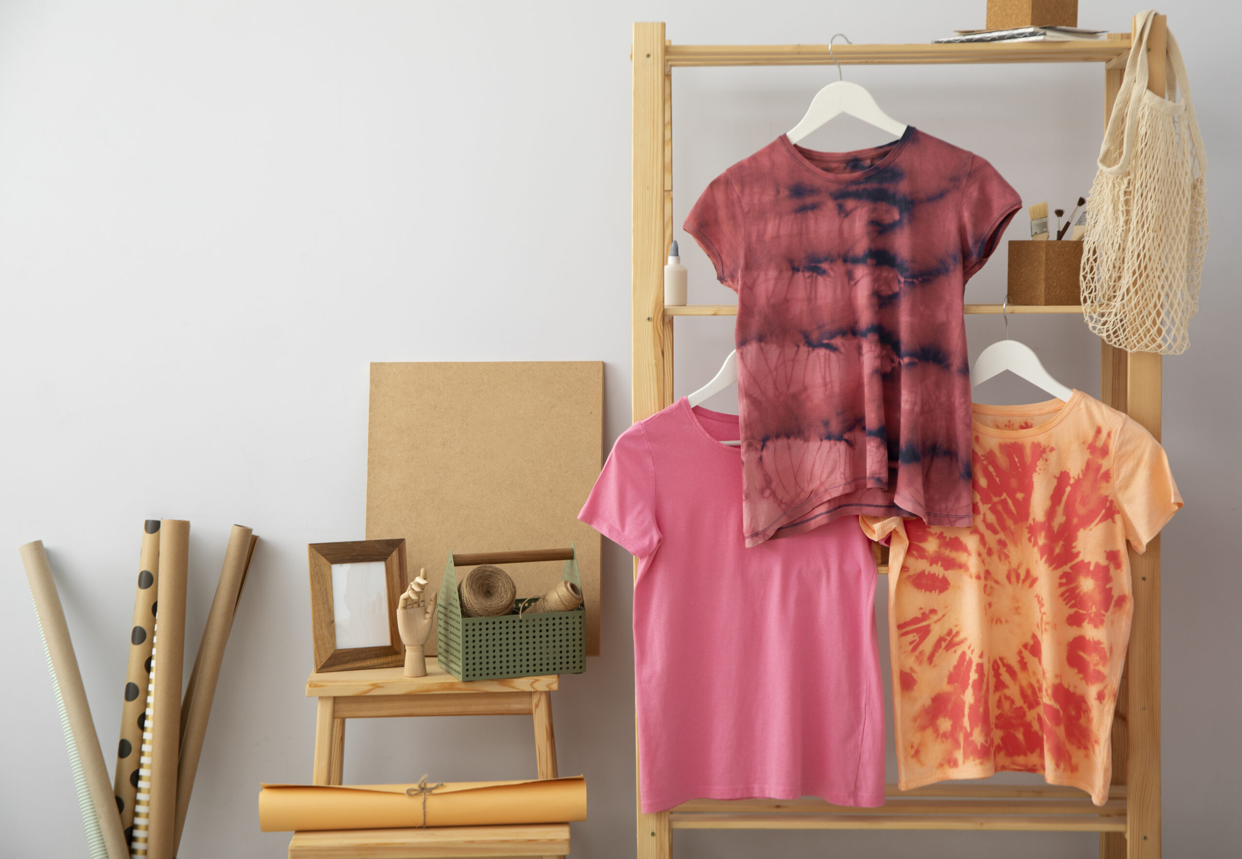 t-shirt-painting-indoors-still-life